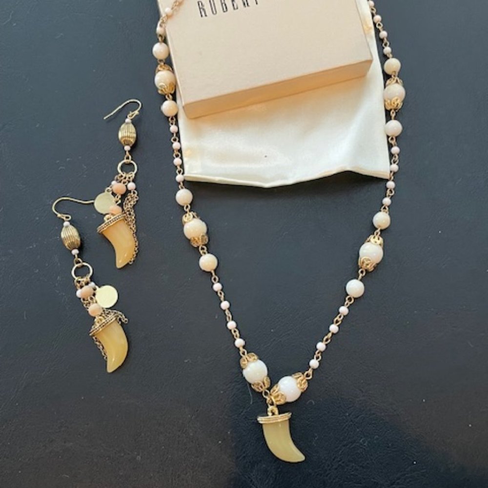 Vintage Robert Rose tiger tooth necklace and earrings set
